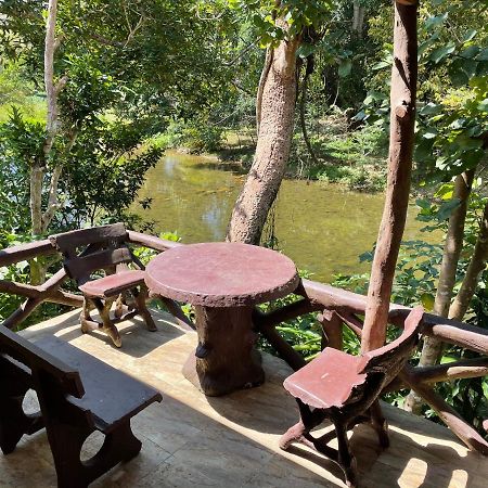 Art'S Riverview Lodge Khao Sok National Park Екстериор снимка