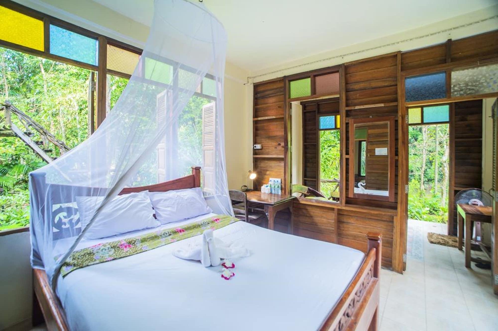 Art'S Riverview Lodge Khao Sok National Park Екстериор снимка