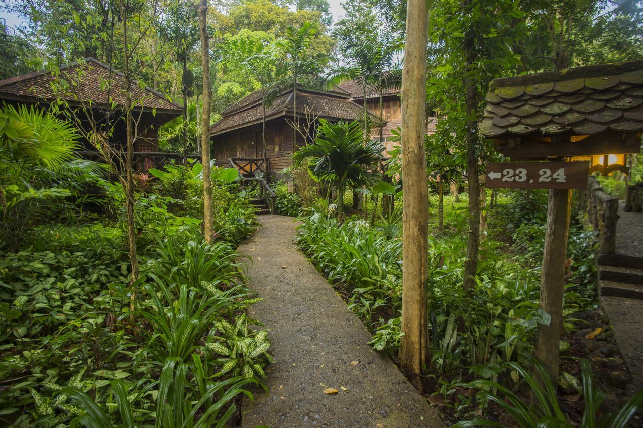 Art'S Riverview Lodge Khao Sok National Park Екстериор снимка