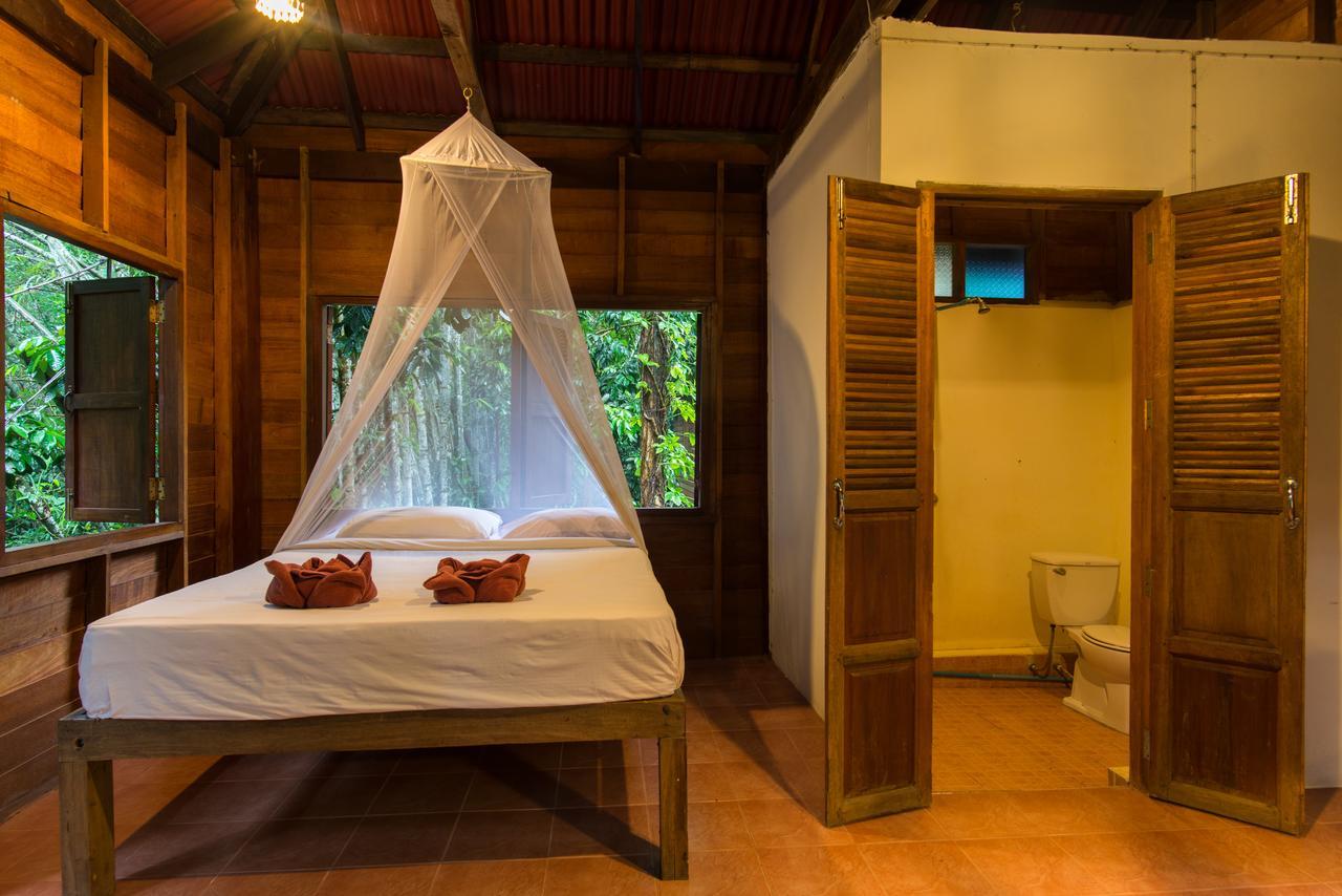 Art'S Riverview Lodge Khao Sok National Park Екстериор снимка