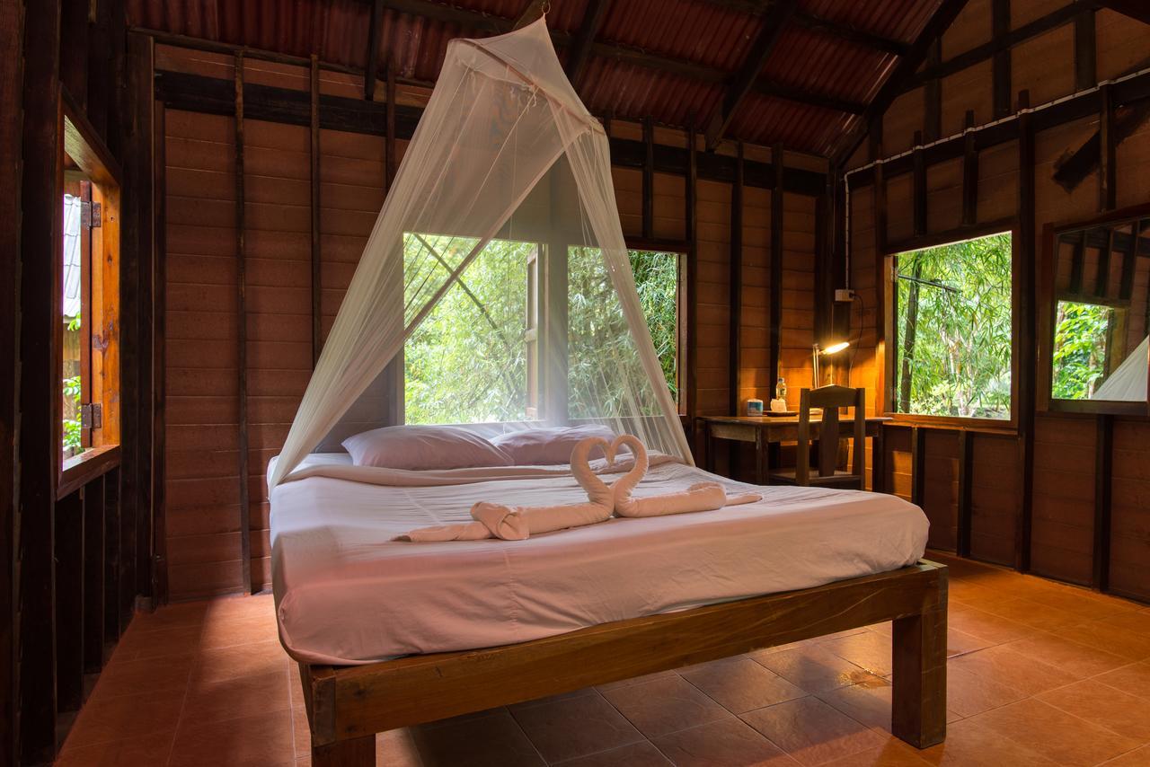 Art'S Riverview Lodge Khao Sok National Park Екстериор снимка