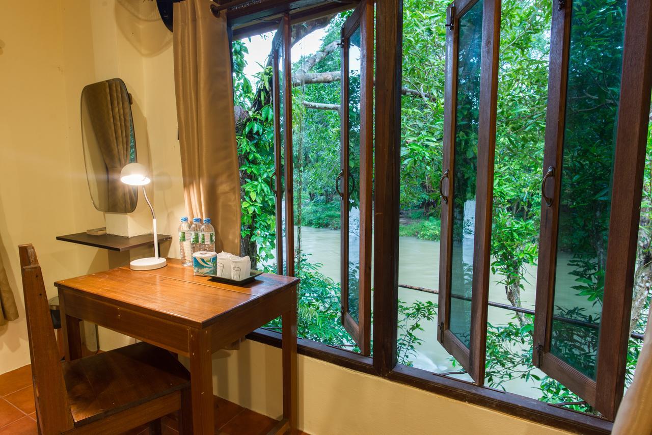 Art'S Riverview Lodge Khao Sok National Park Екстериор снимка